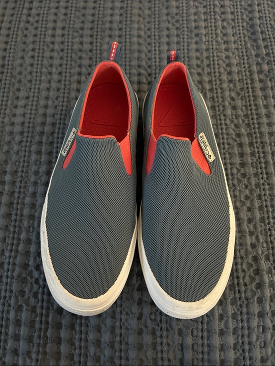 Columbia Shoes - Columbia Women’s Slip-On Canvas Shoe in Gray with Red Lining